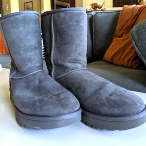 Grey UGG  Classic II short boots - US Women's sz 8